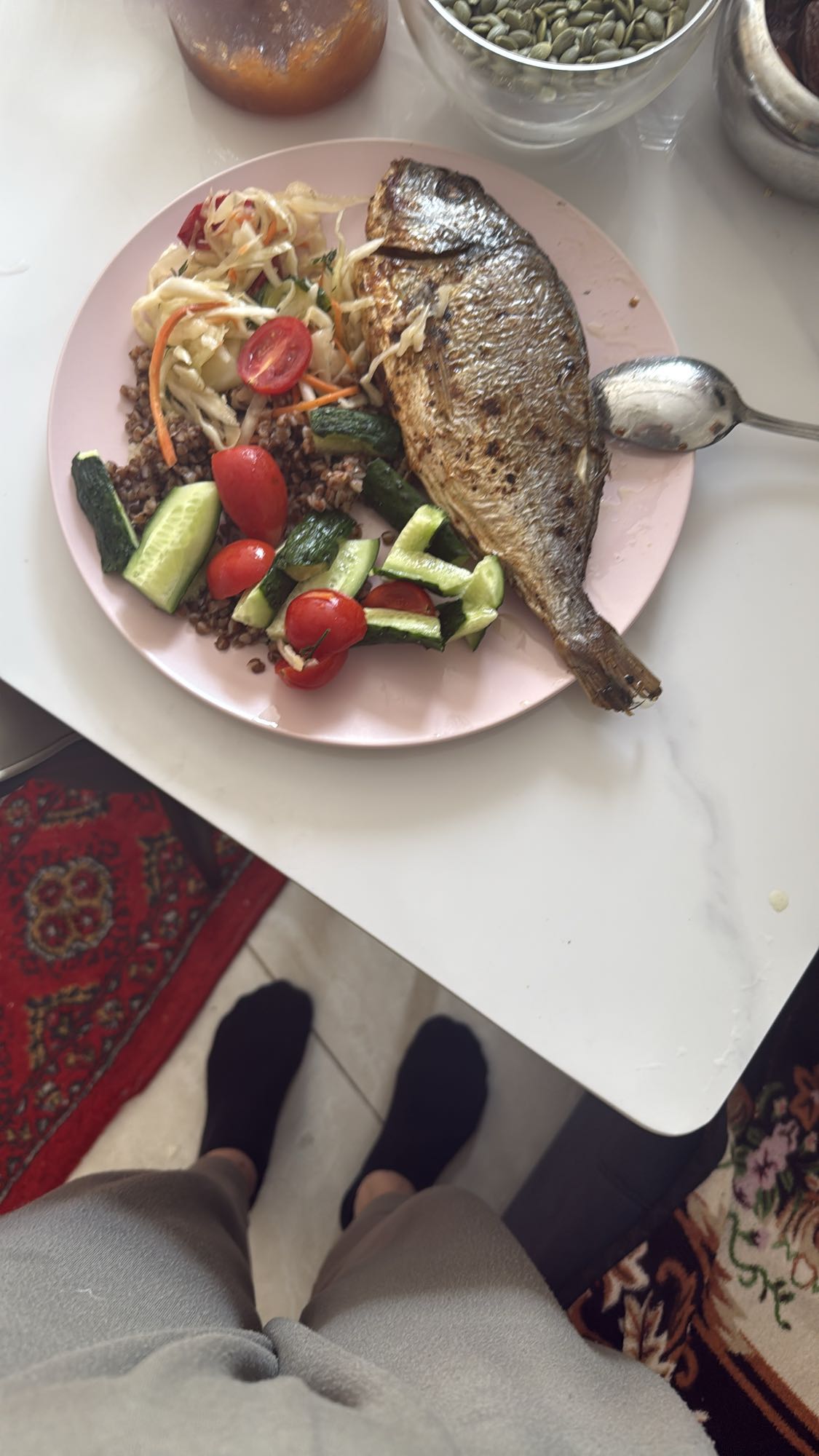 Жареная рыба с гречкой