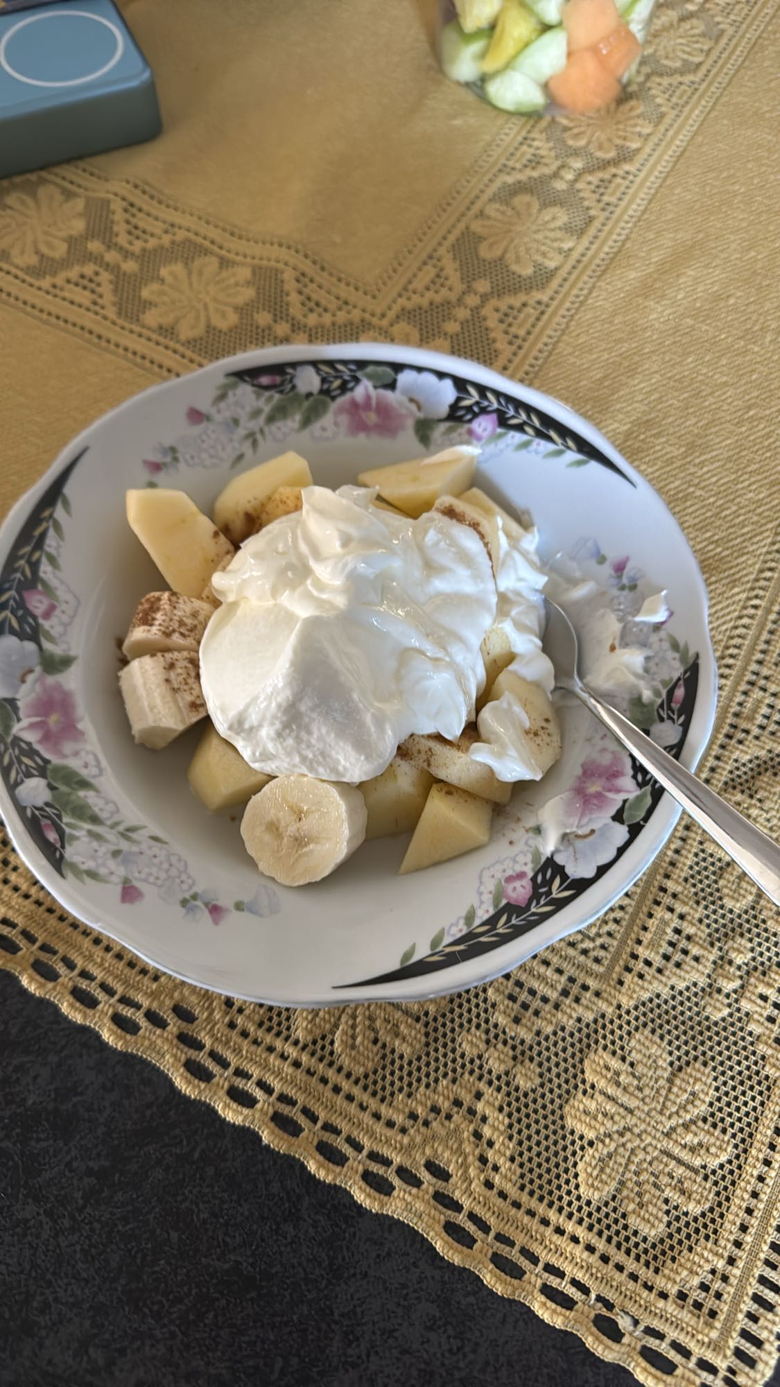 Obst mit Joghurt