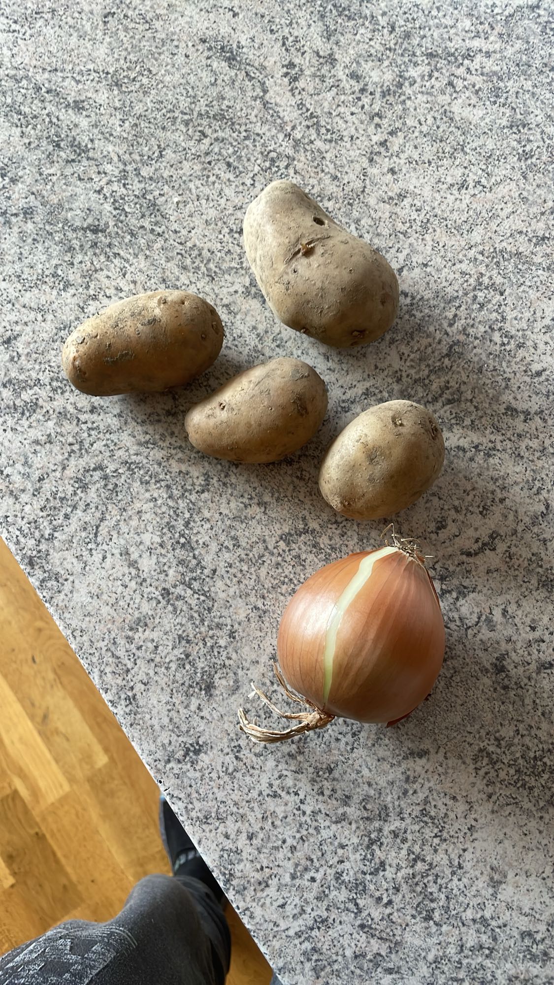 Krompir in čebula