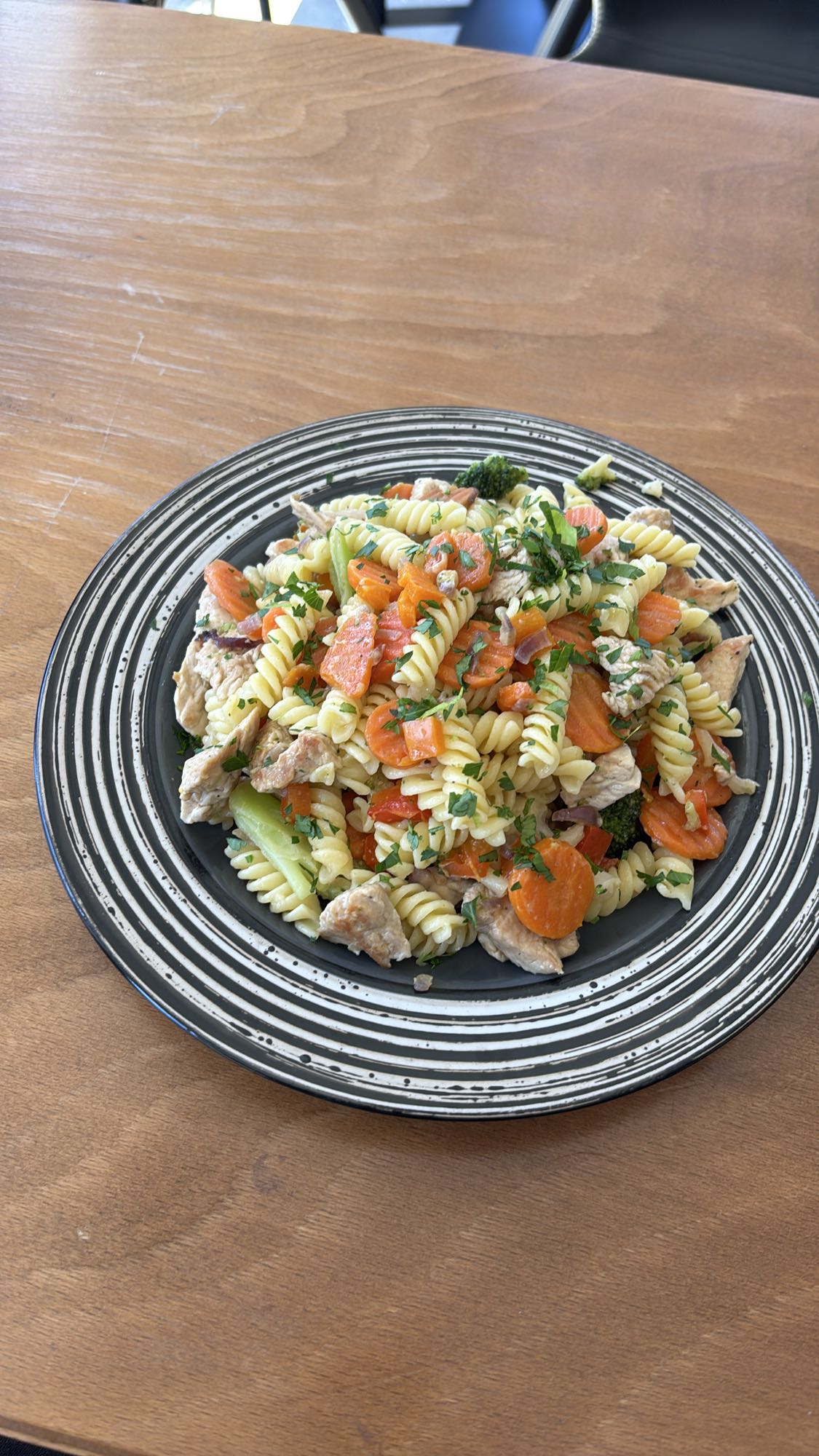 Hähnchen-Gemüse-Nudeln