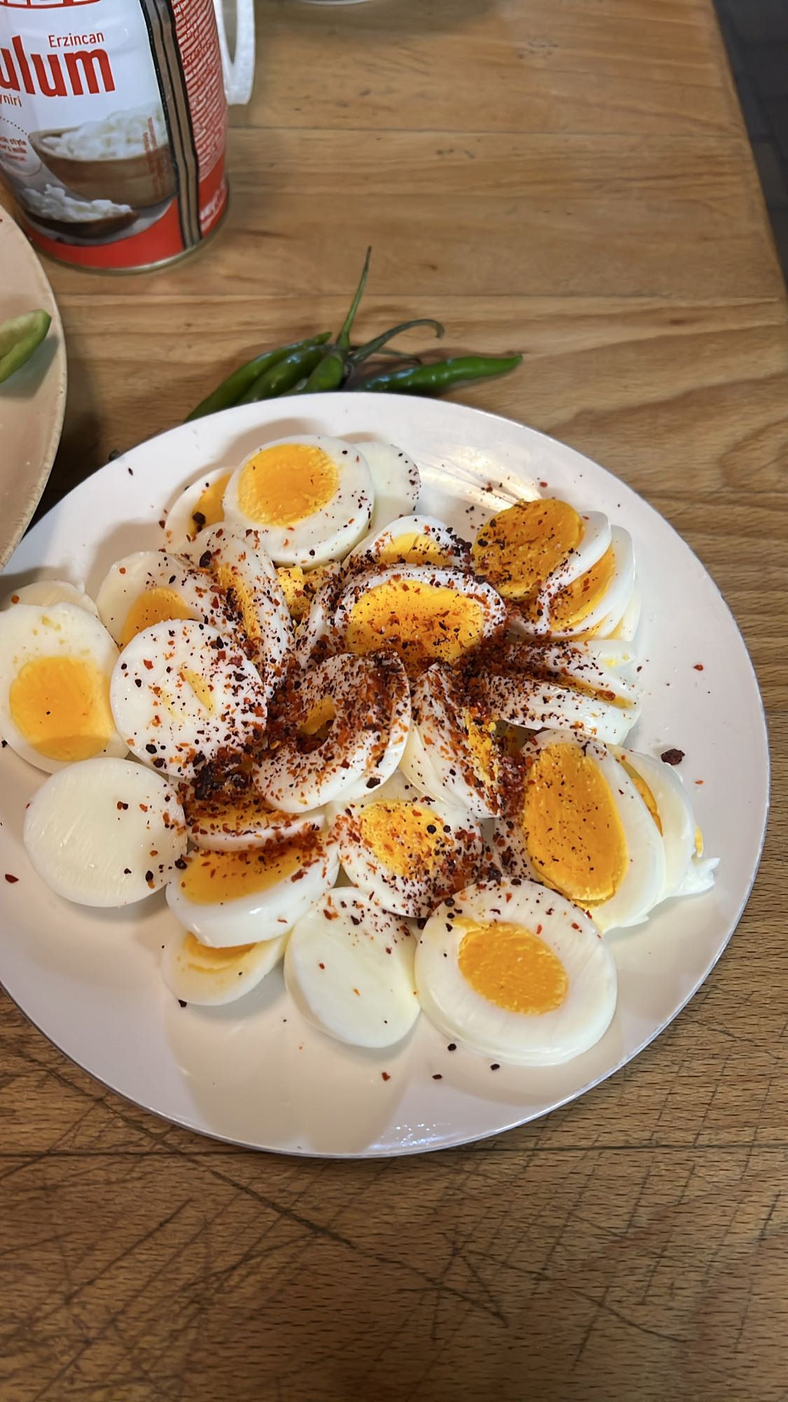 Gekochte Eier mit Gewürzen