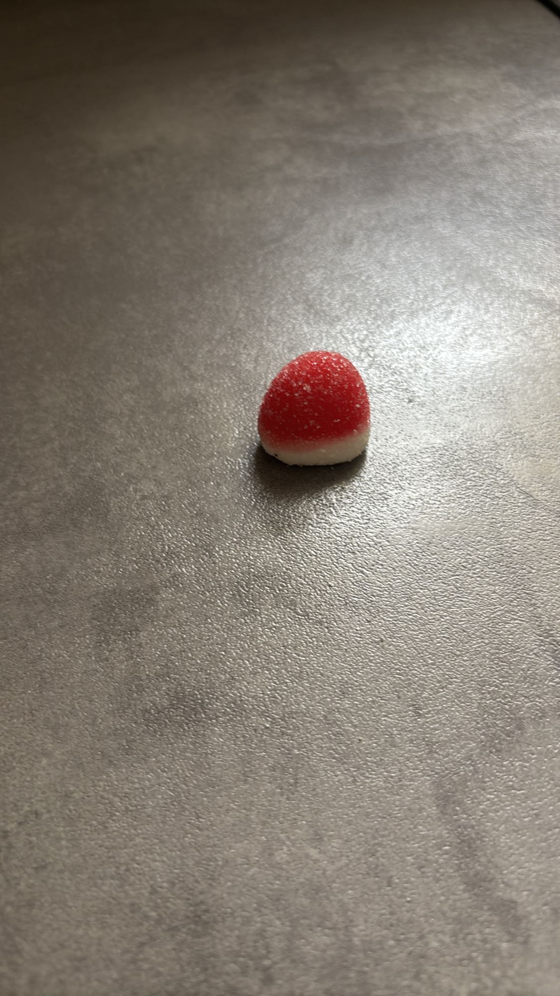 Erdbeer-Gummibonbon