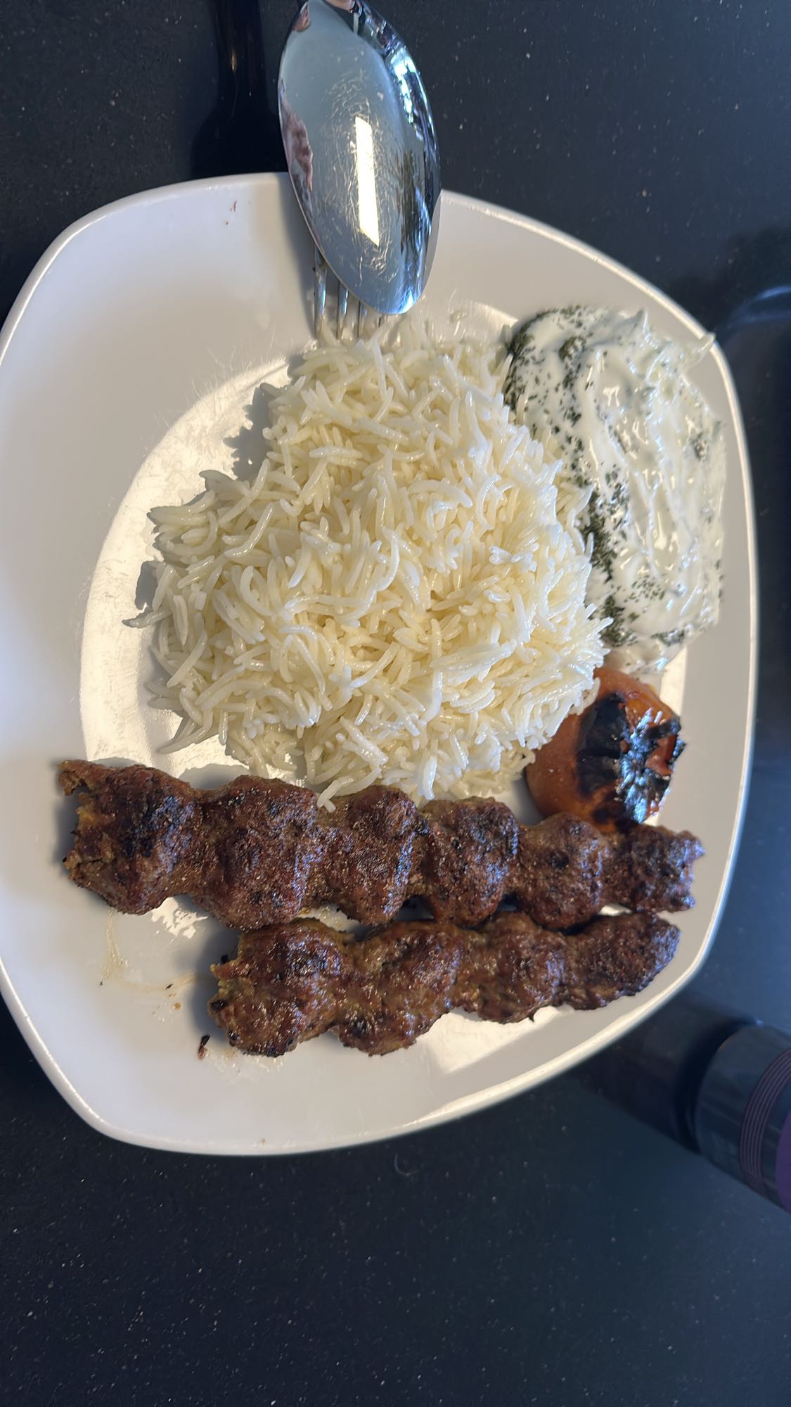 Kebab med ris och yoghurt