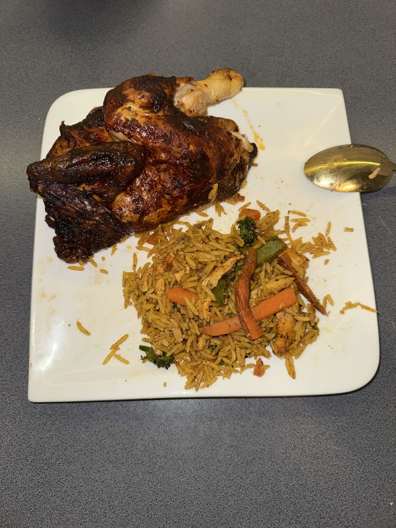 Gegrilltes Hähnchen mit Reis