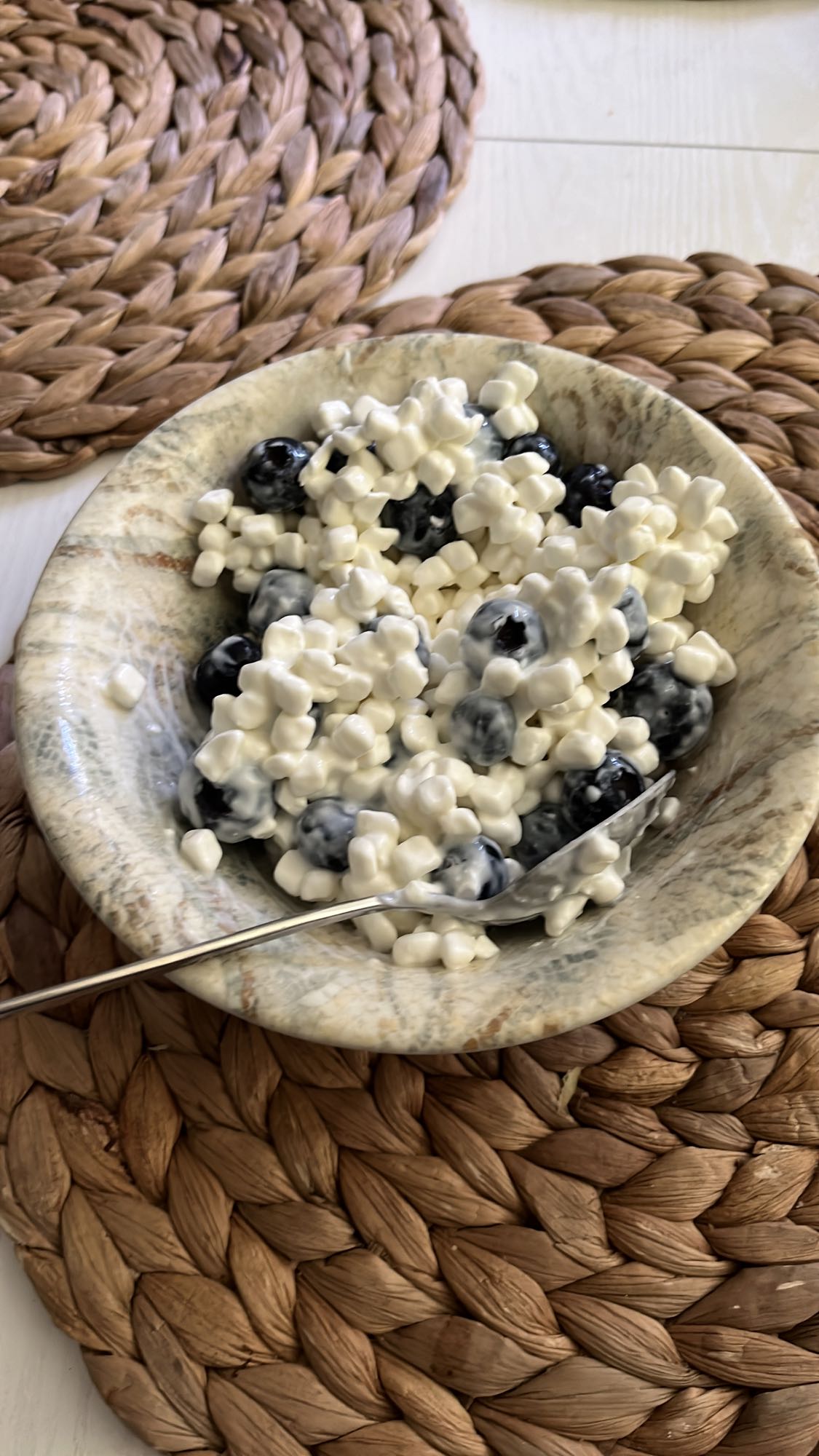 Творог с черникой