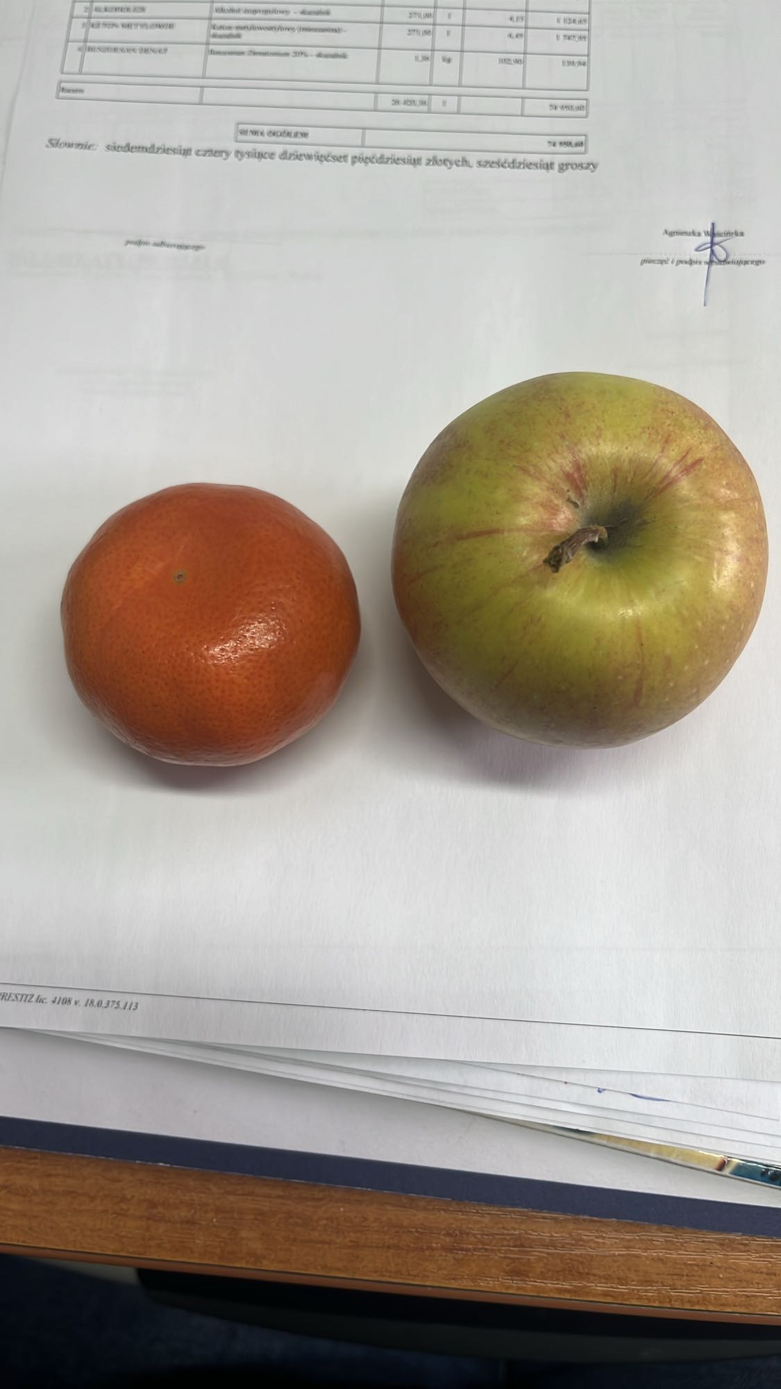 jabłko i mandarynka