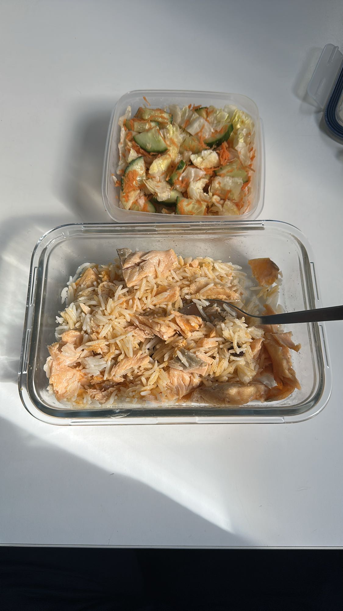 Lax med ris och sallad