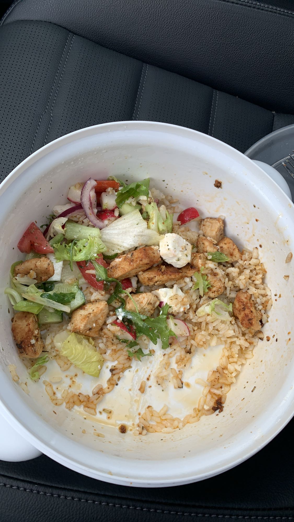 Sałatka z kurczakiem i ryżem