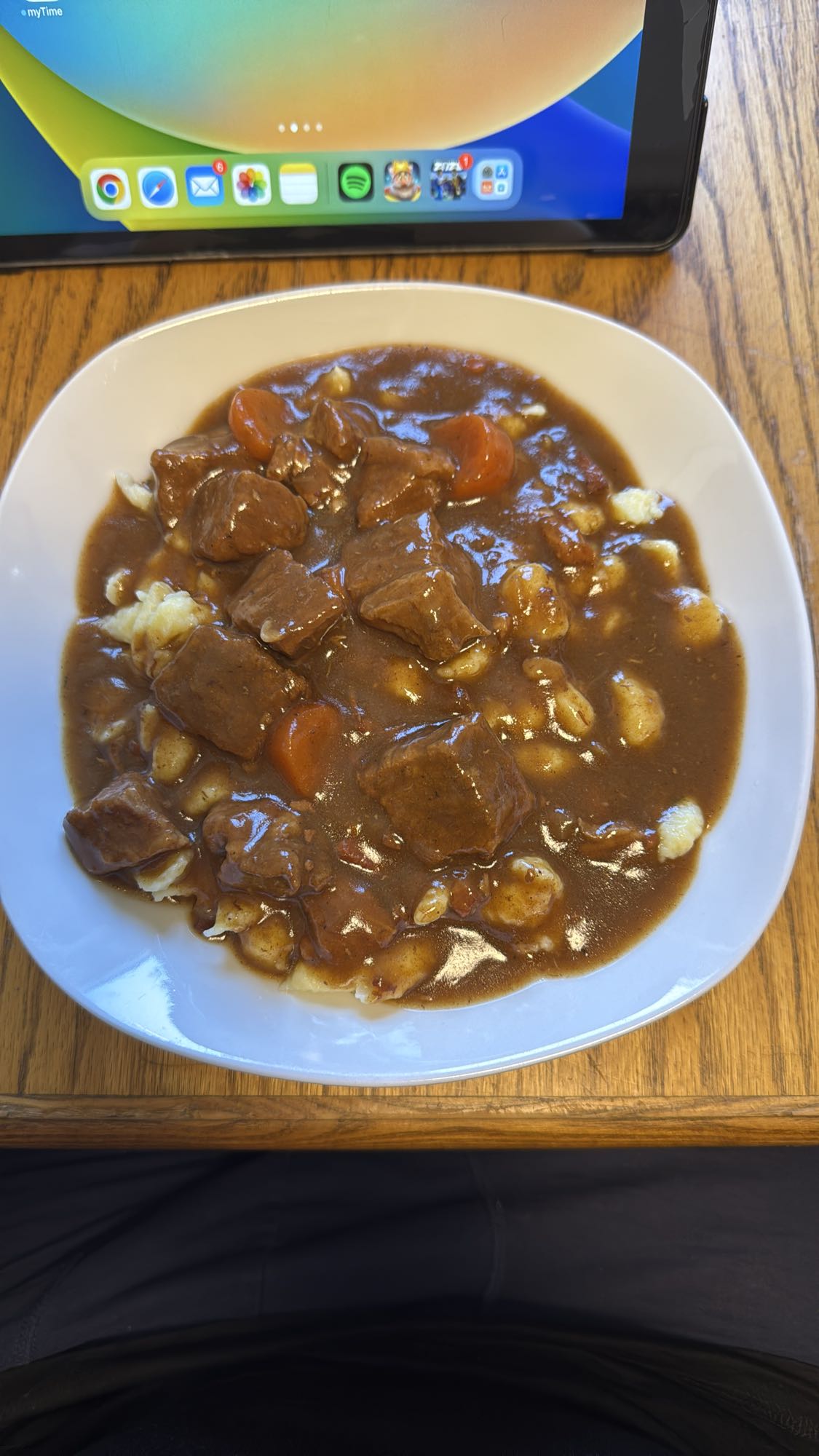 Rindergulasch mit Spätzle