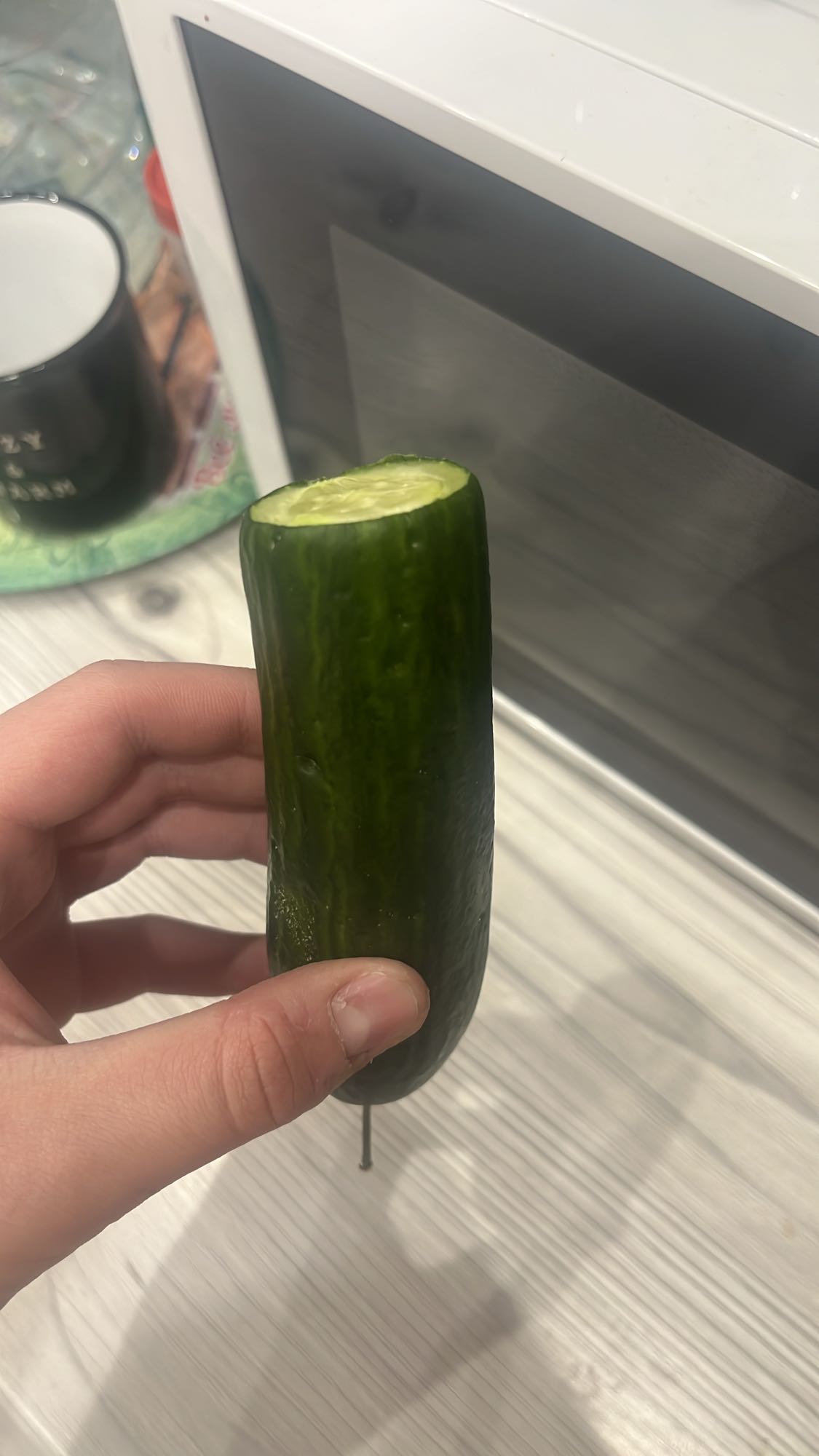 Свежий огурец