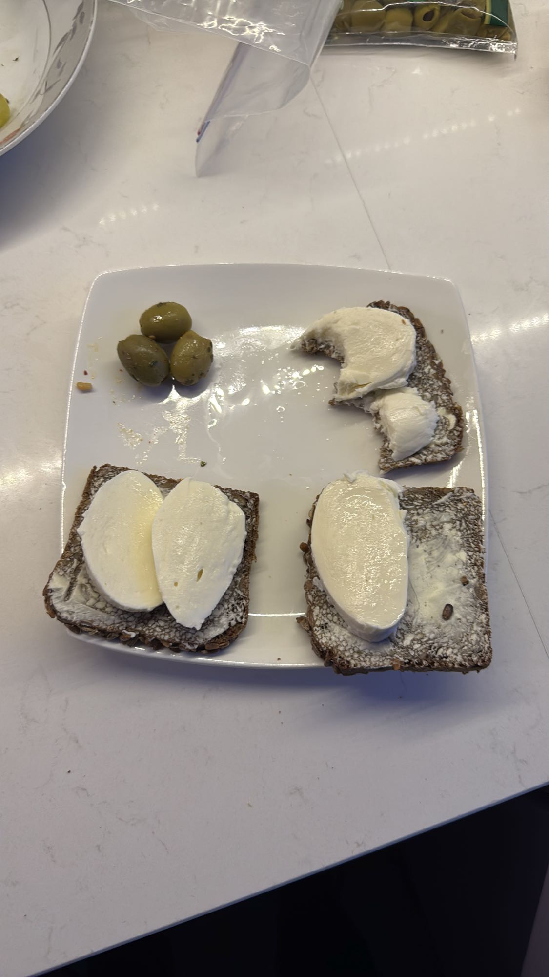 Kanapki z mozzarellą