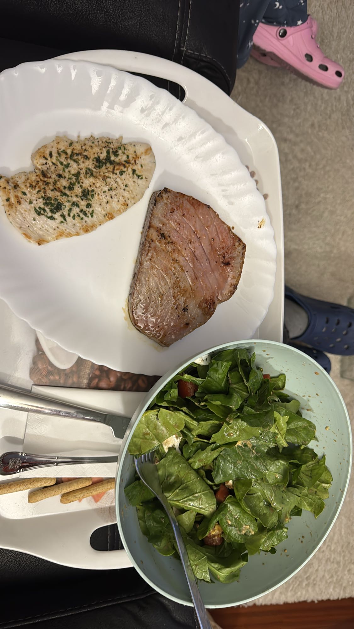 Pescado con ensalada