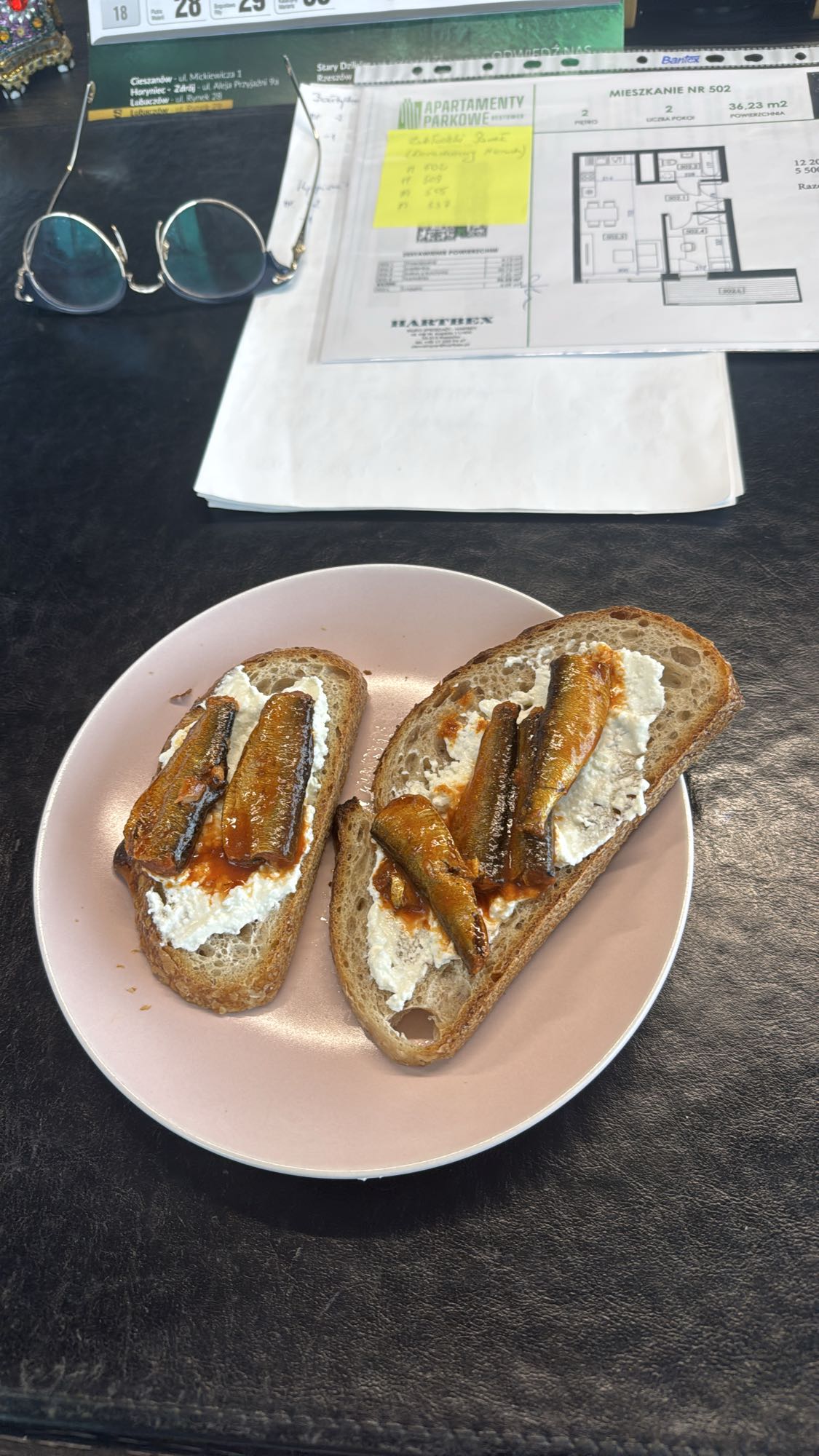 Kanapki z rybą i twarogiem