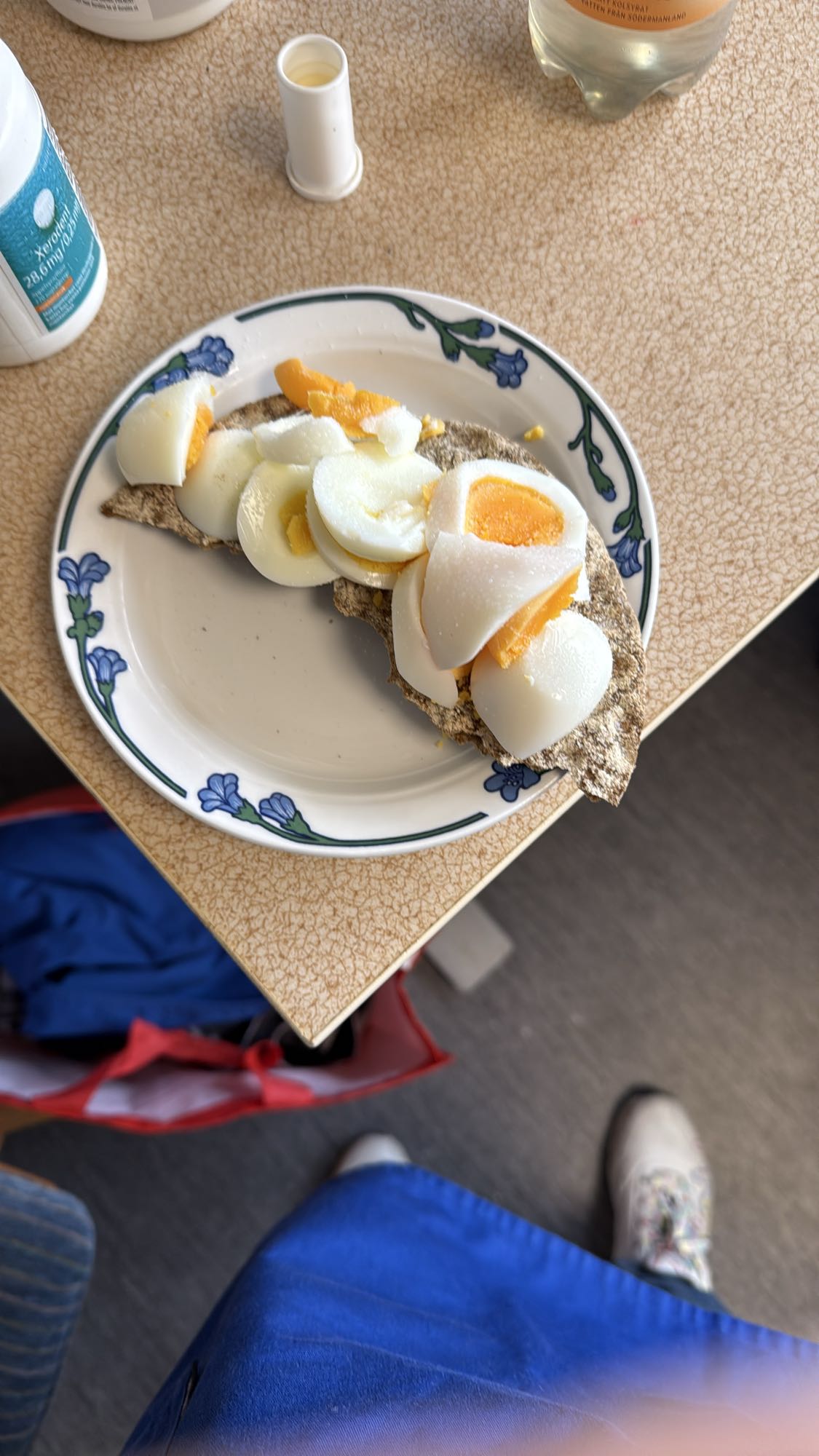 Knäckebröd med ägg