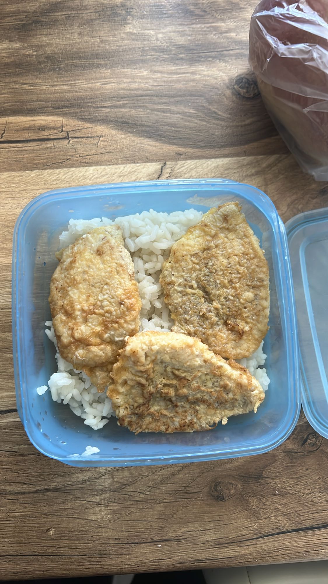 Рис с жареной котлетой