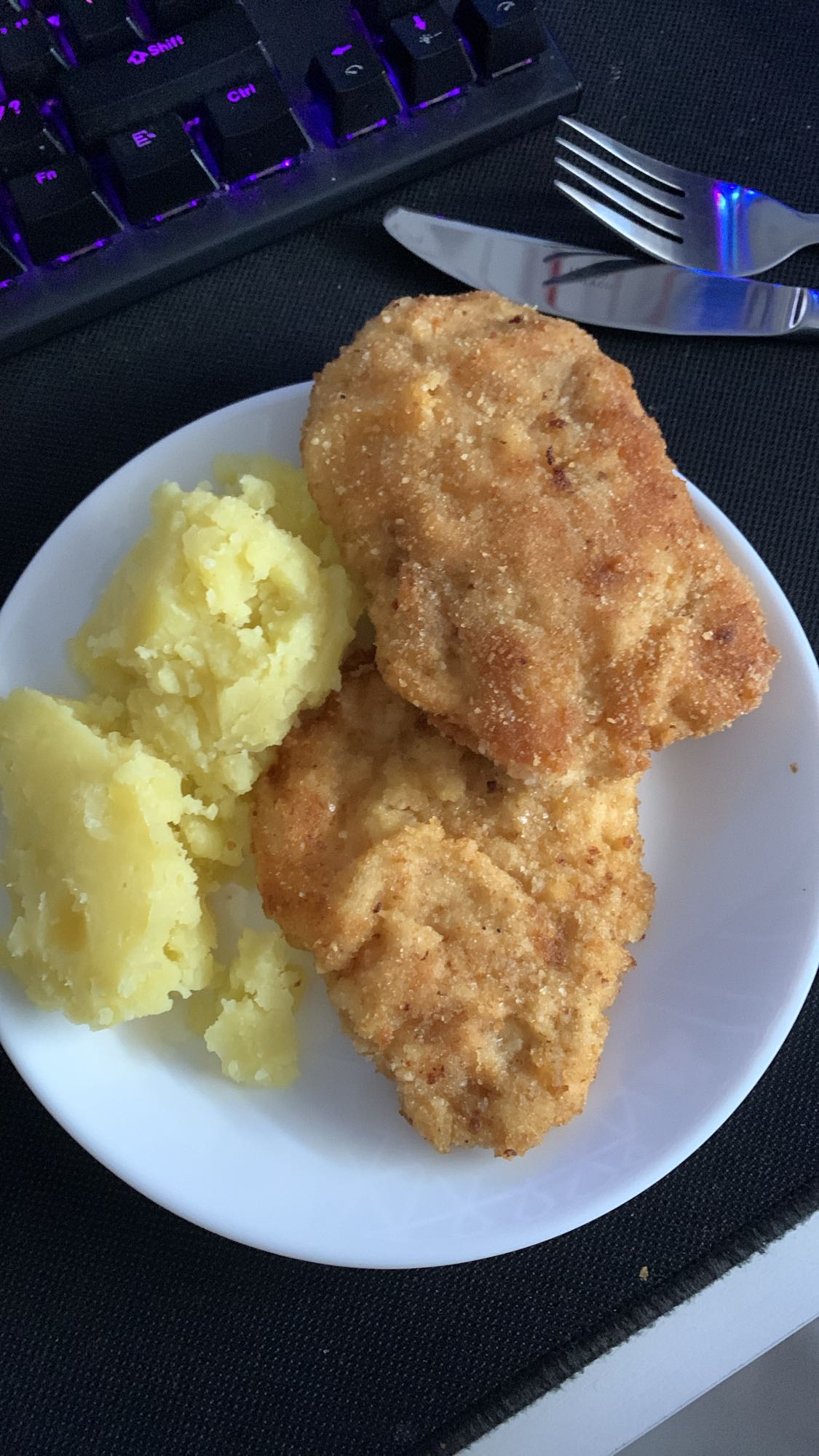 Kotlet schabowy z ziemniakami