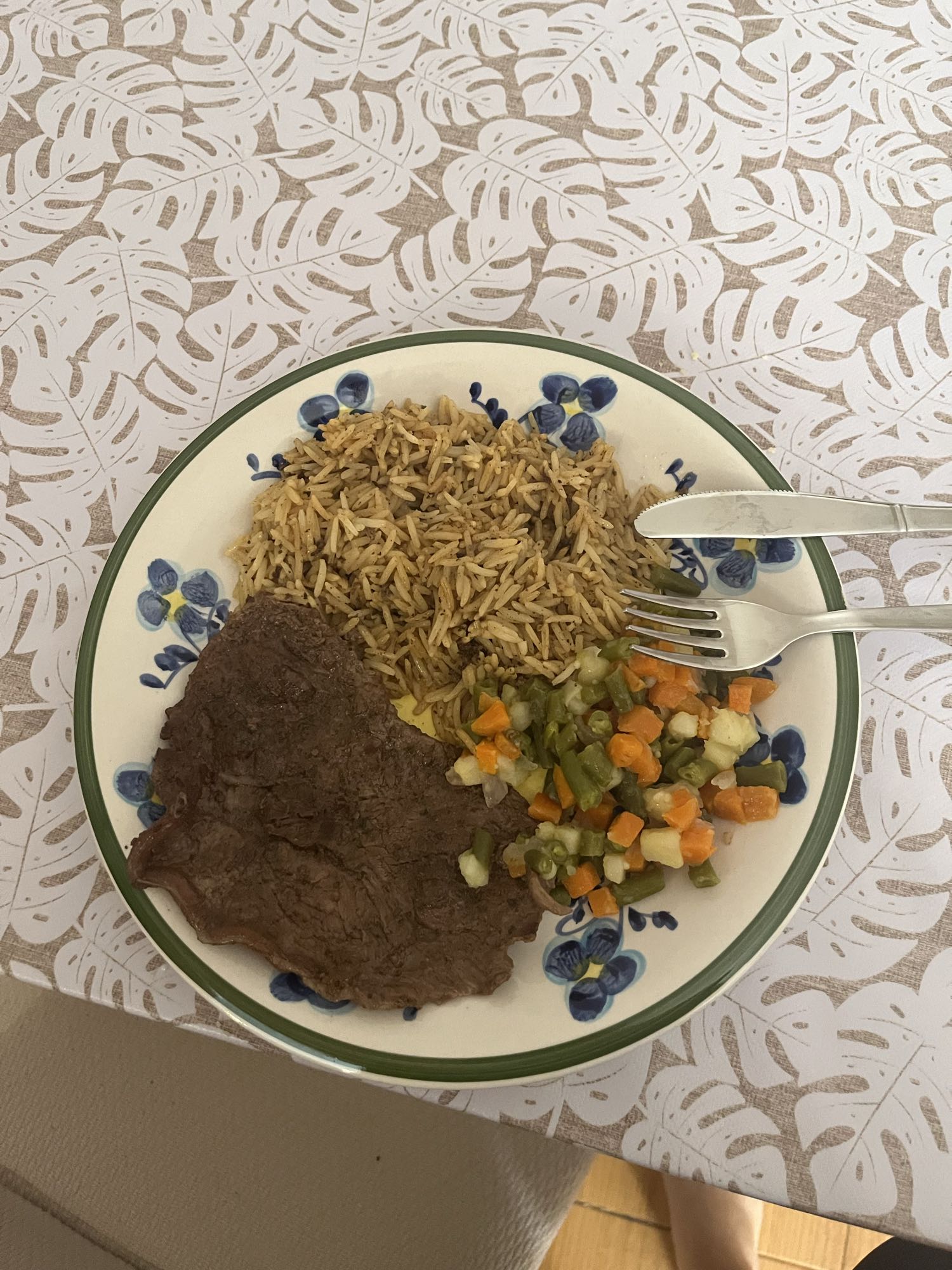 Riz, steak et légumes