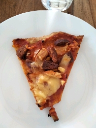 Tranche de pizza mixte