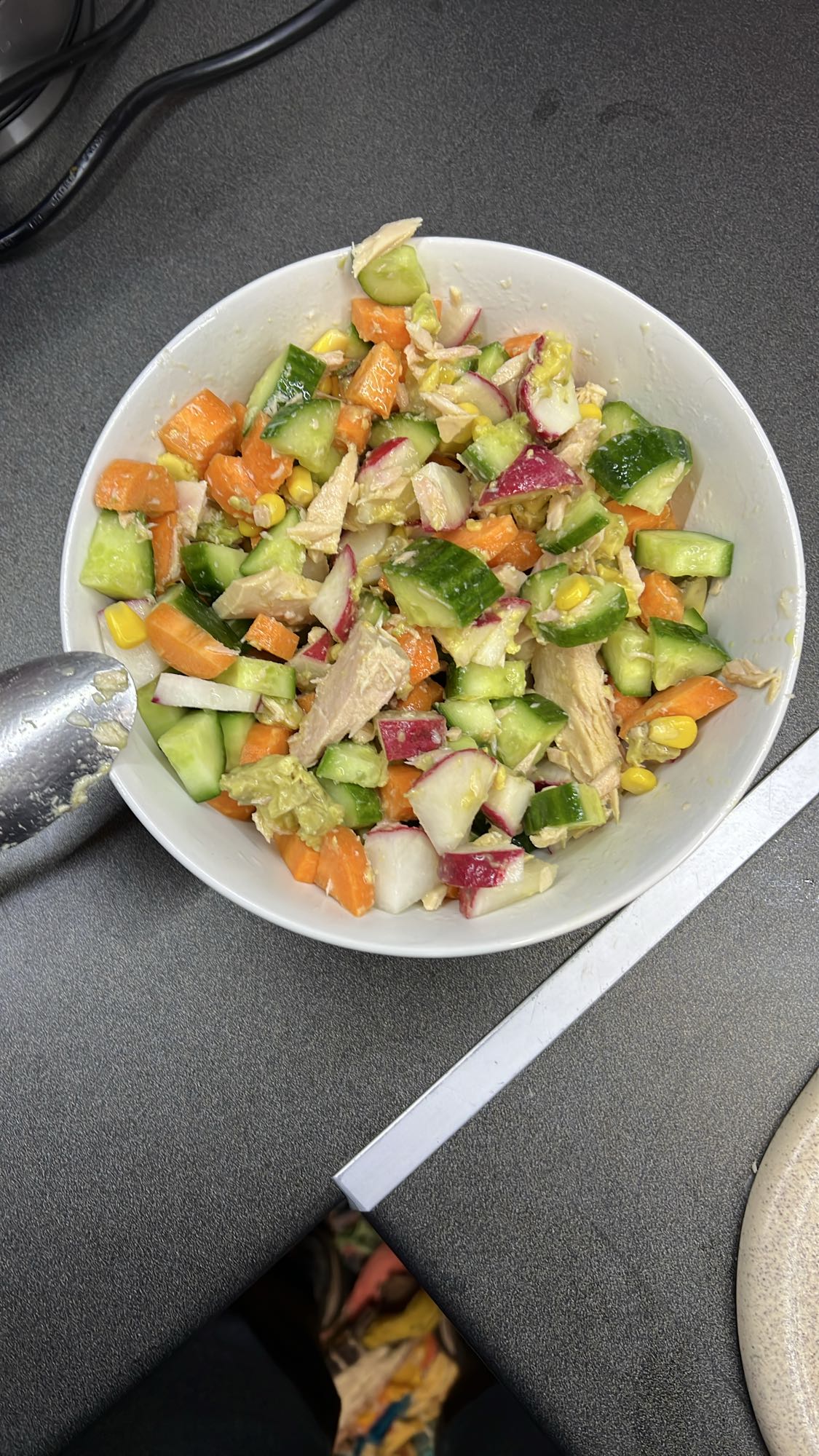 Σαλάτα με τόνο και λαχανικά