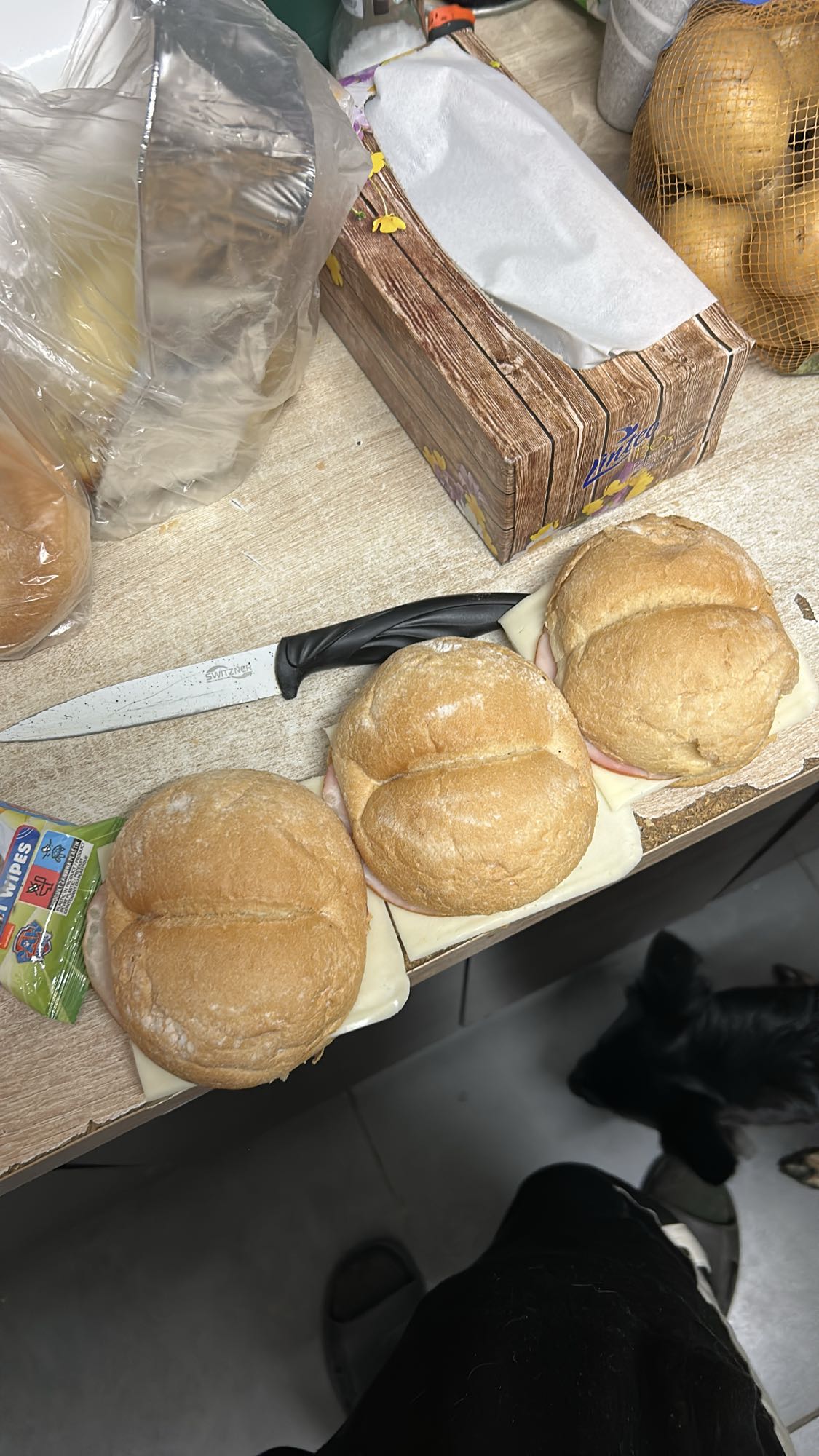 Bułki z serem i szynką