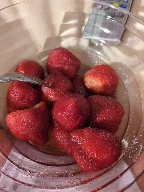 Erdbeeren in Schüssel