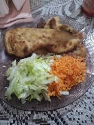 Milanesa con ensalada