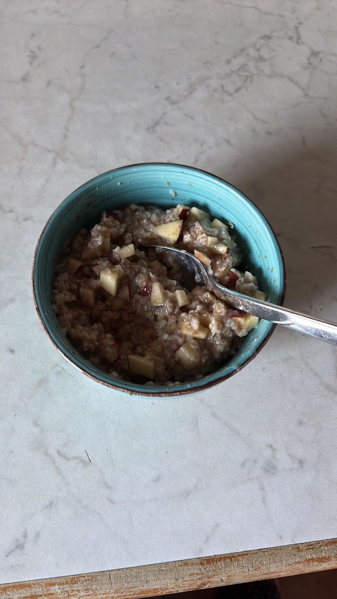 Havregrynsgröt med äpple