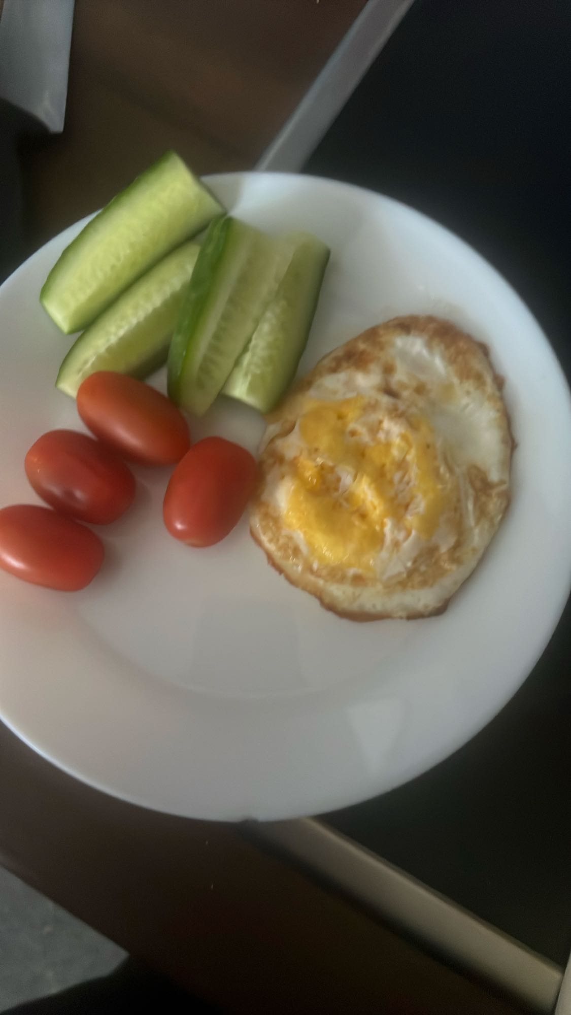 Spiegelei mit Gemüse