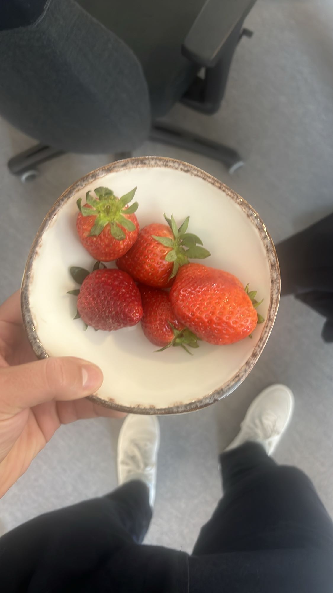 Skål med jordgubbar