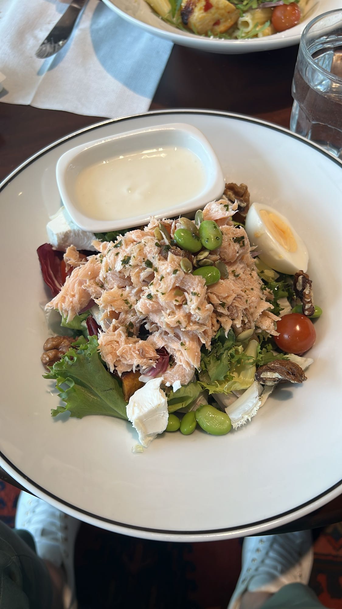 Lax- och grönsakssallad