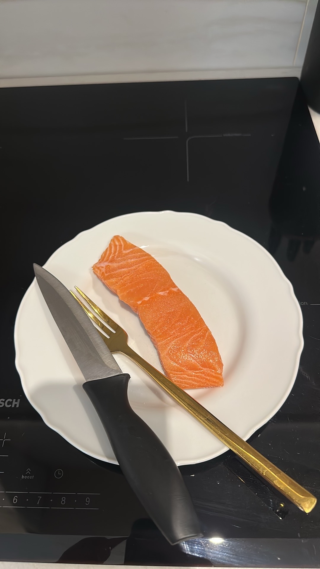 Surowy filet z łososia