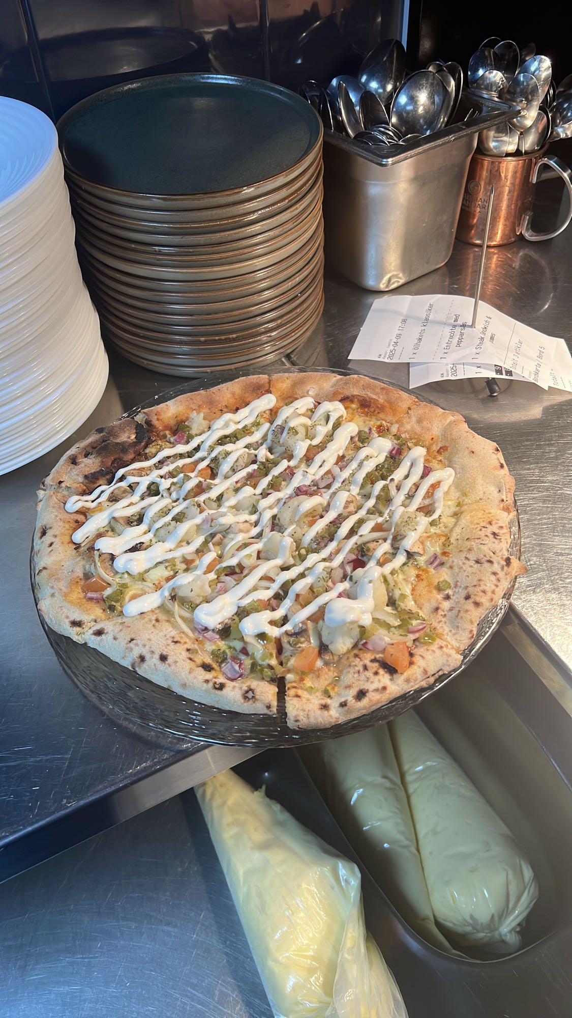 Grönsakspizza med sås