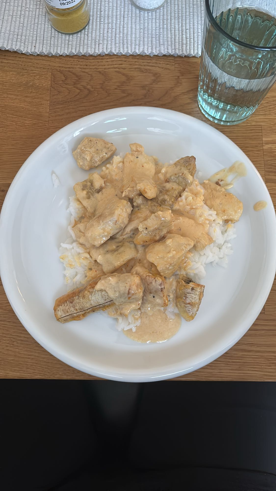 Kyckling med ris och sås