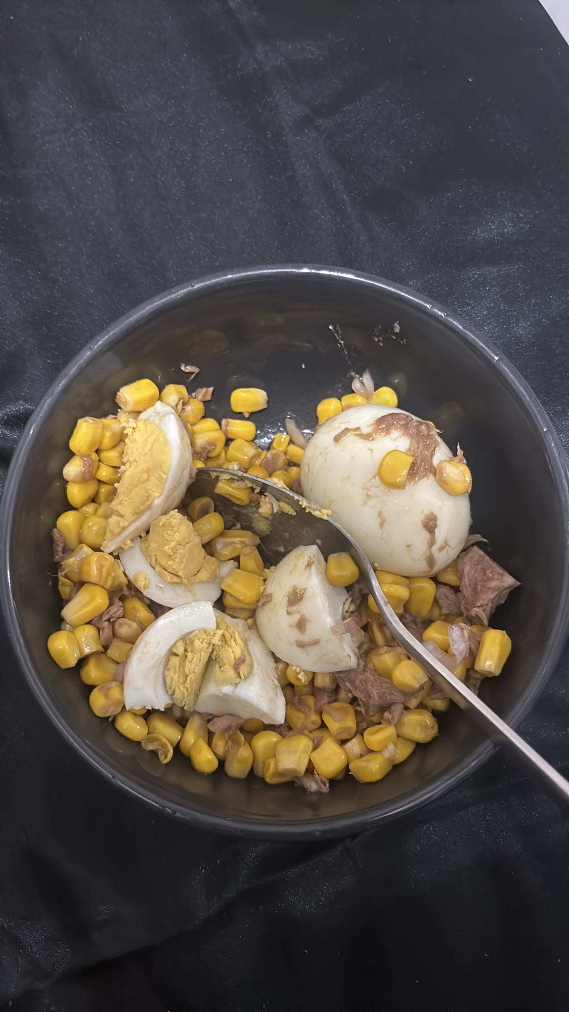 Salade œufs maïs thon