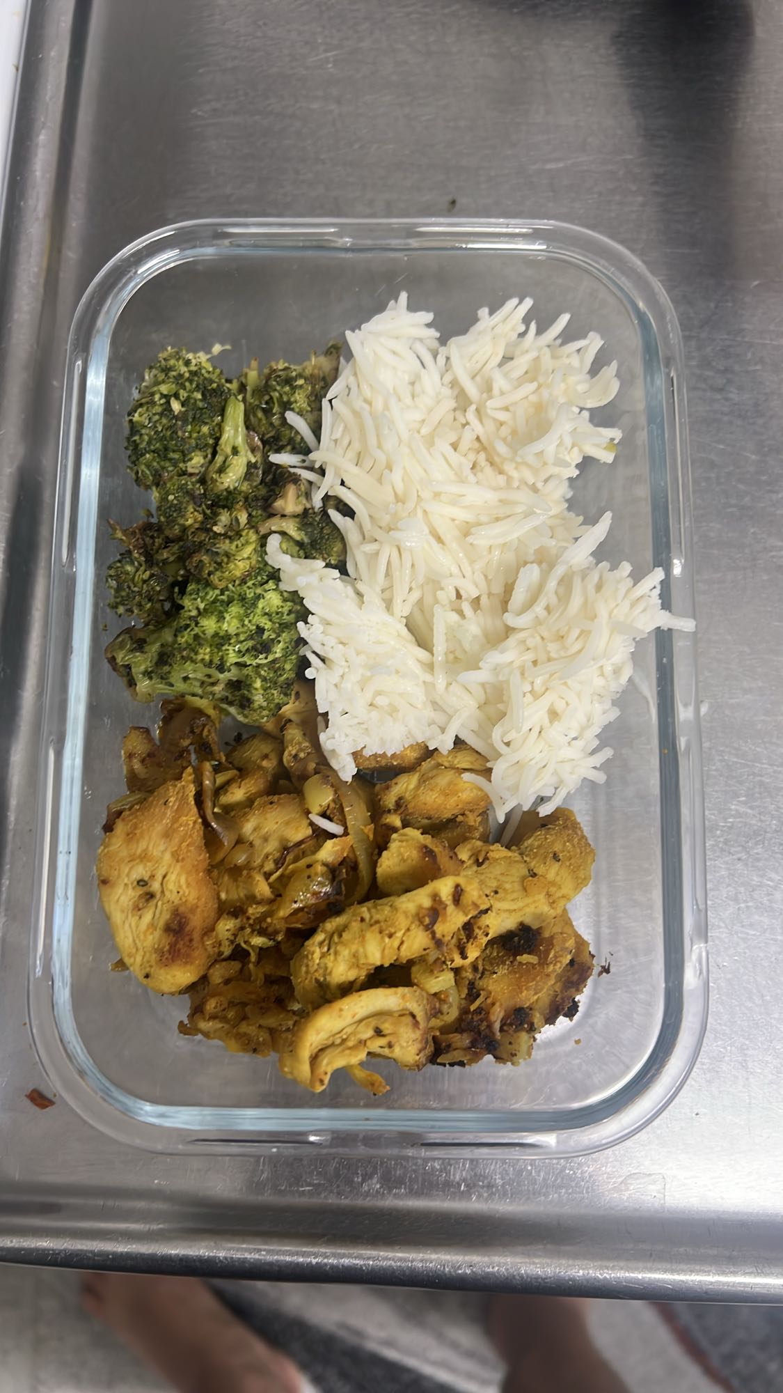 Kyckling med ris och broccoli