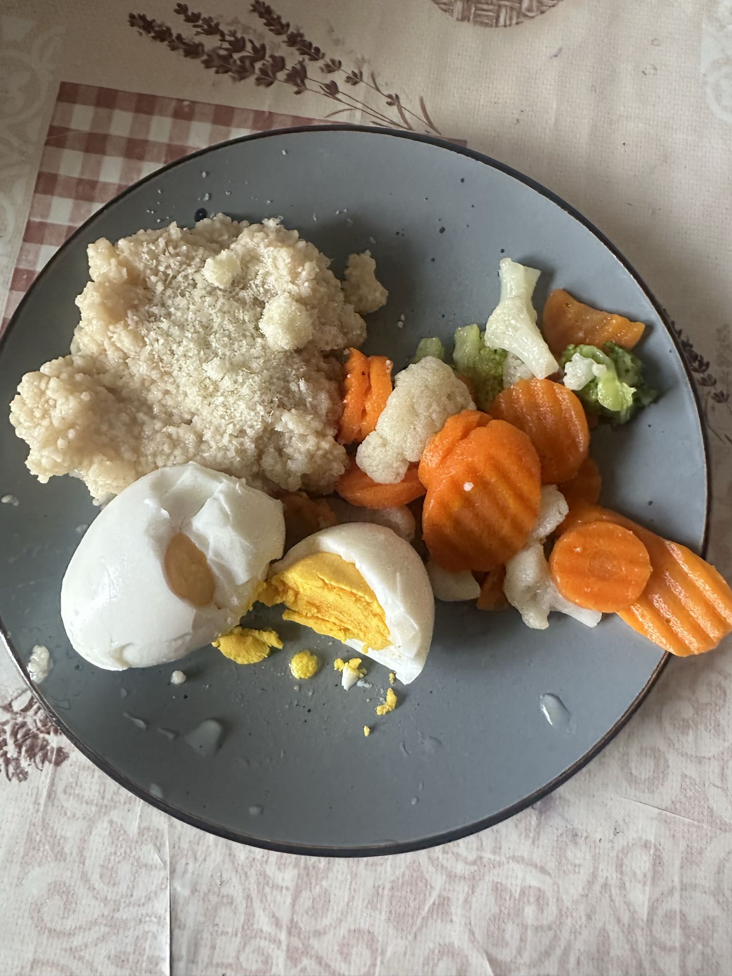 Eggs with veg and porridge