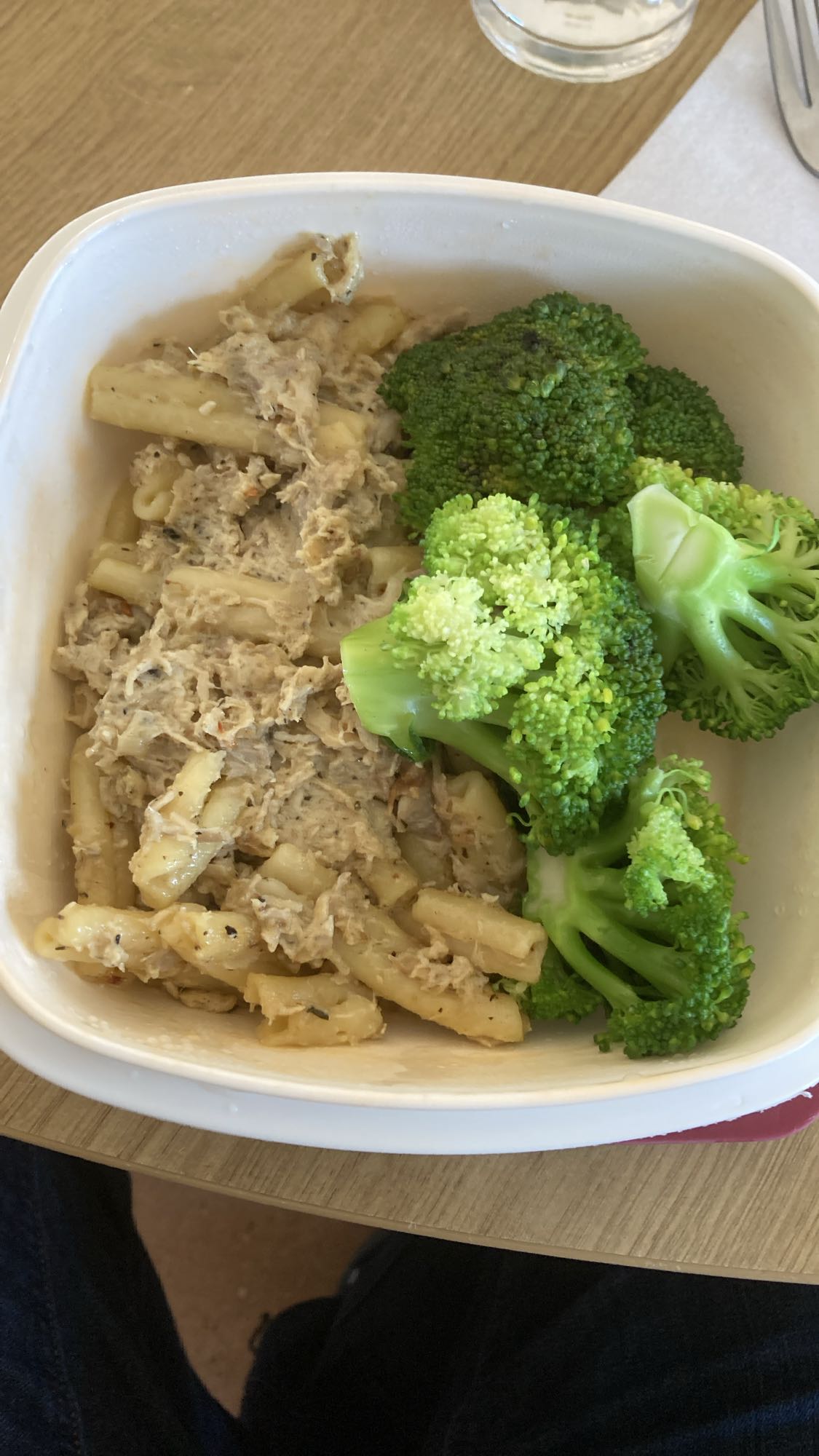 Pasta med kyckling & broccoli