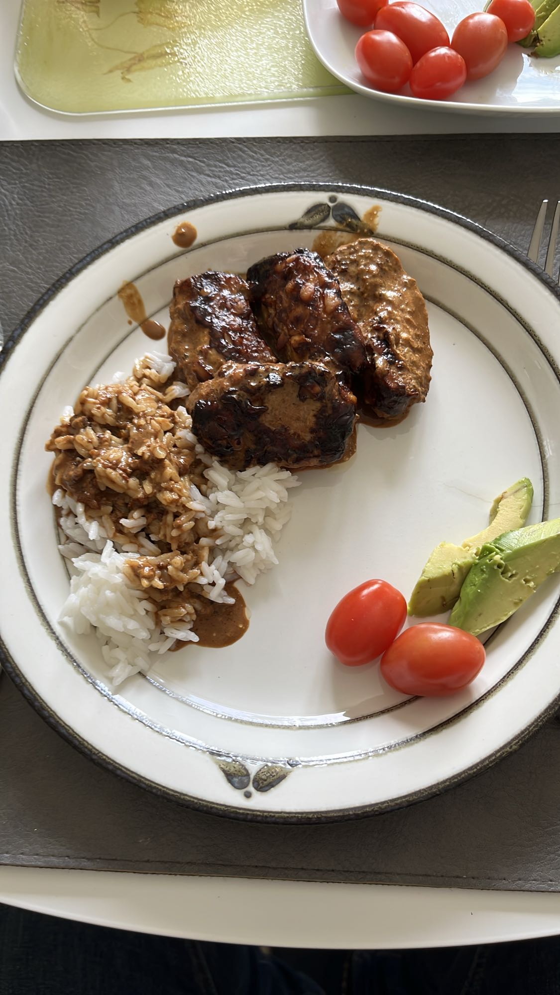 Ris och kött med sås