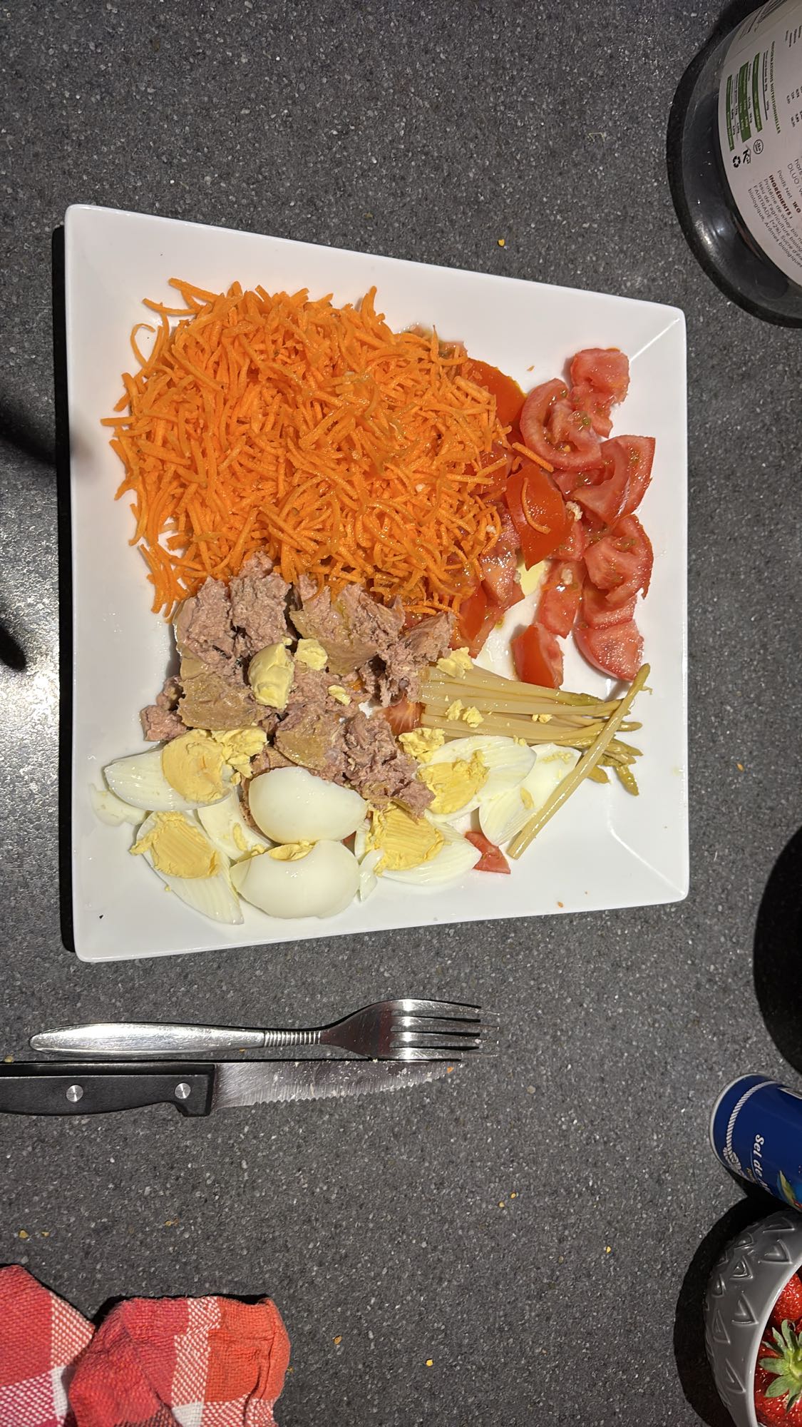 Salade œufs thon crudités