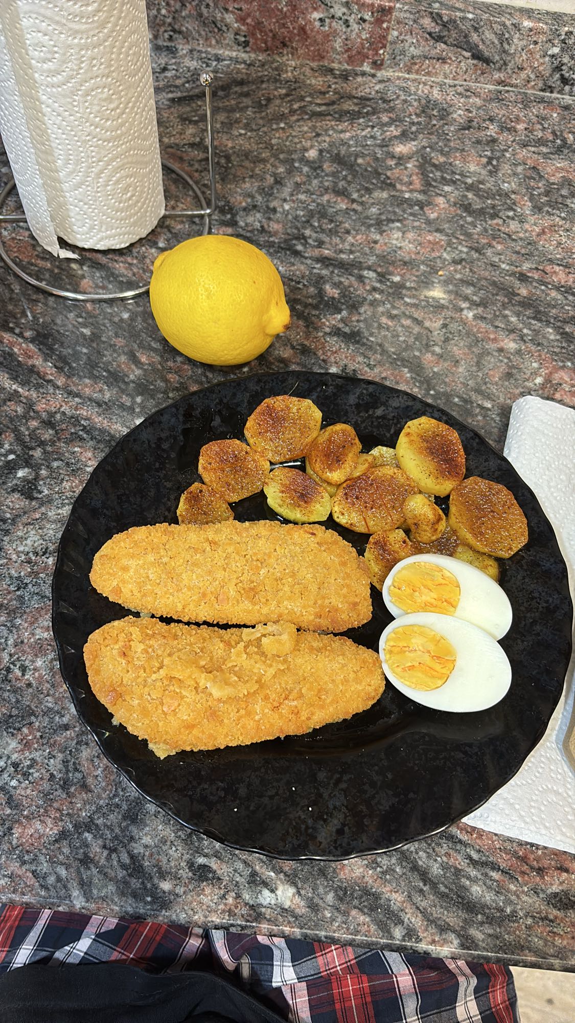 Pollo empanizado y papas