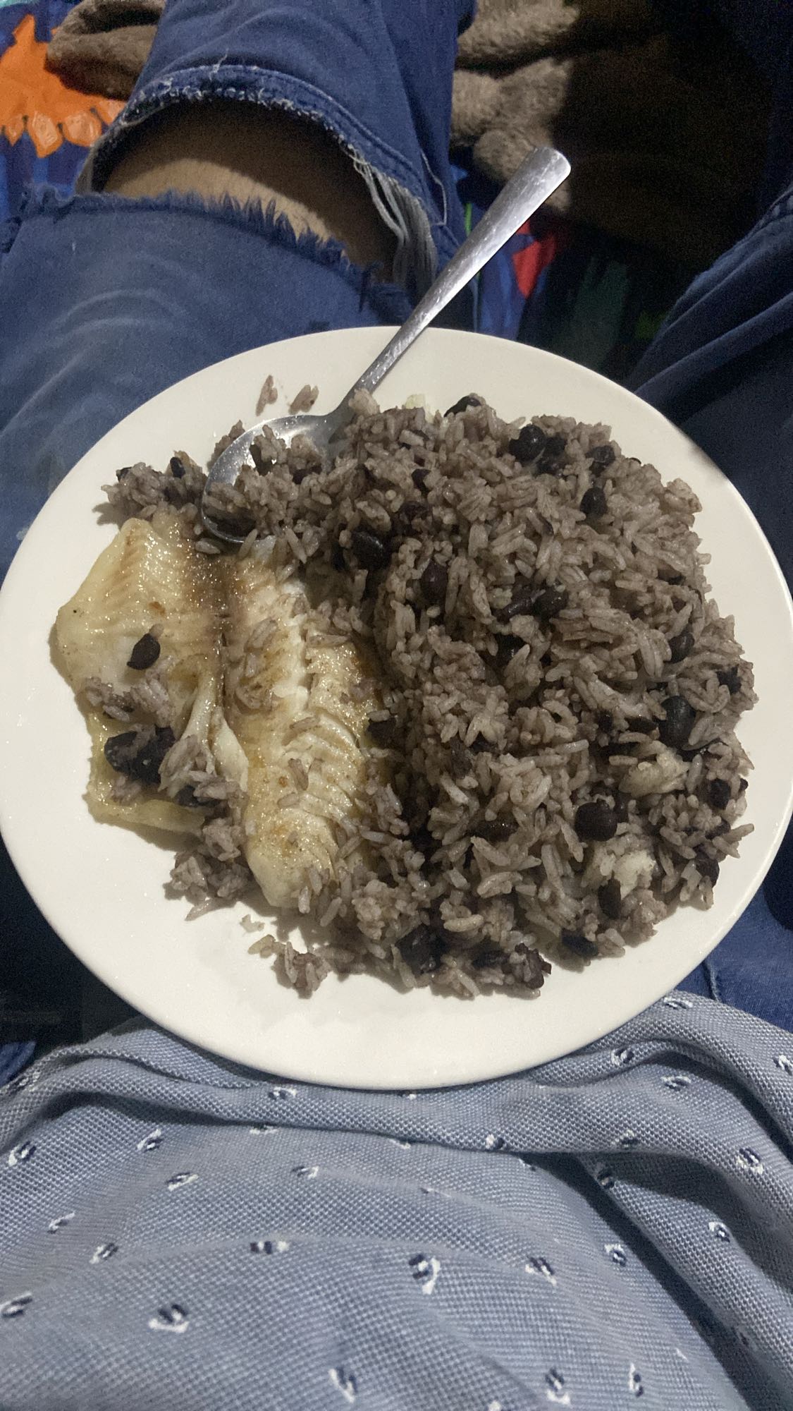 Pescado con gallo pinto