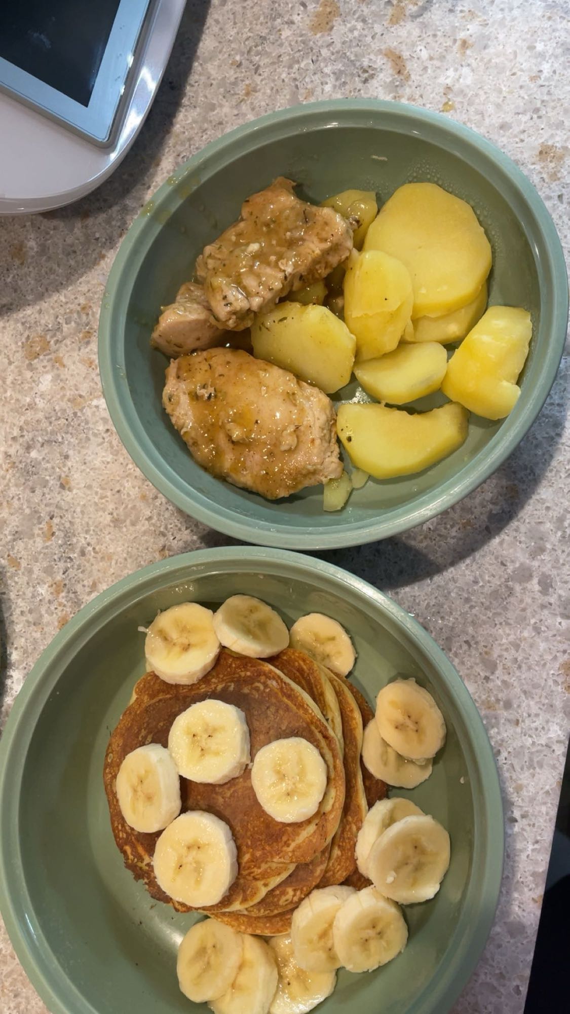 Kurczak, ziemniaki i naleśniki