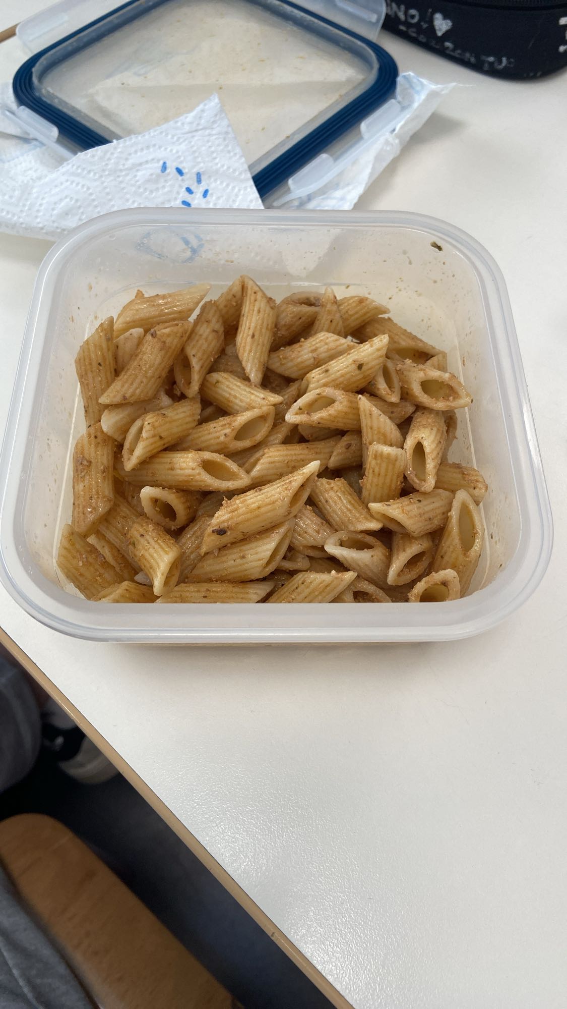 Pasta con sugo ricotta e noci