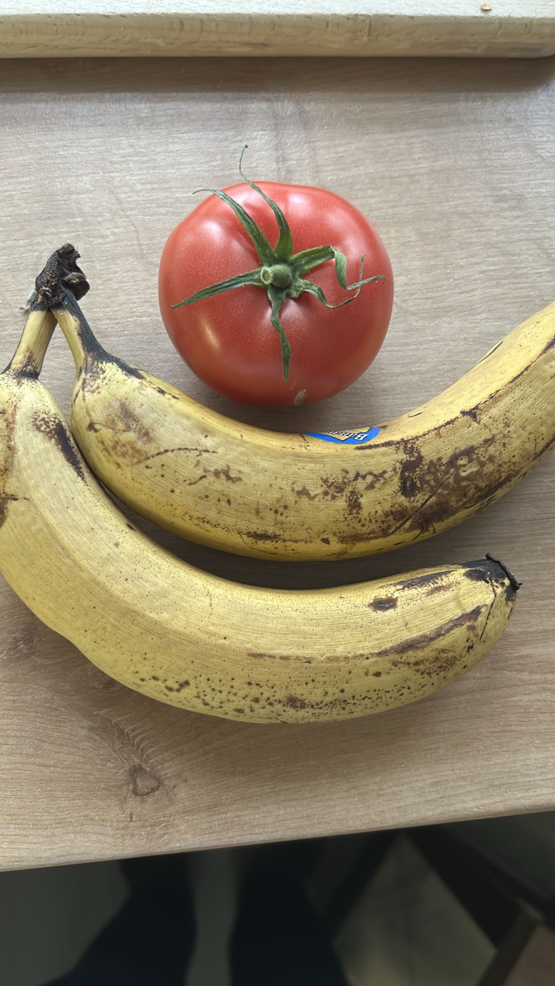 Banany i pomidor