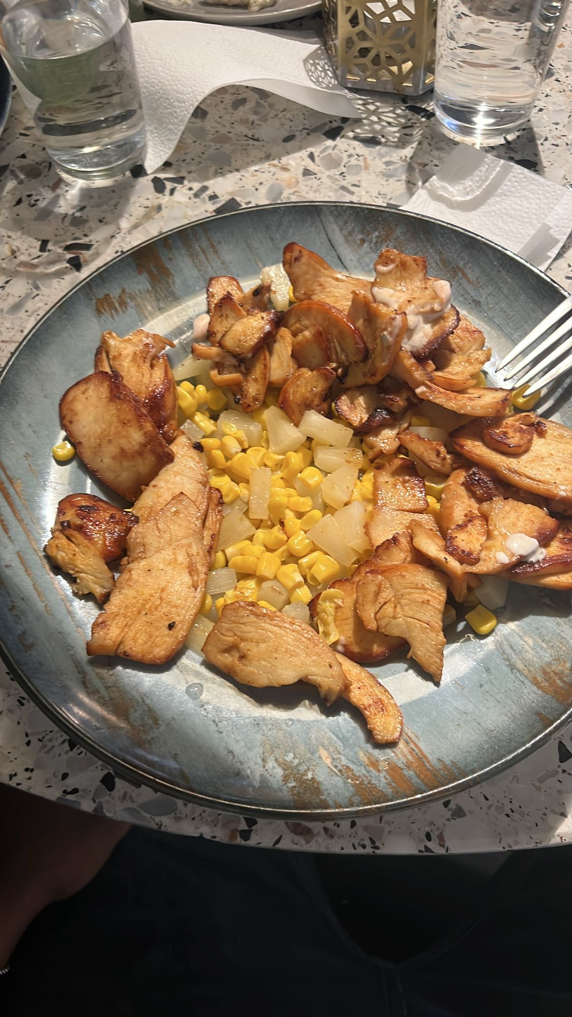 Kyckling med majs