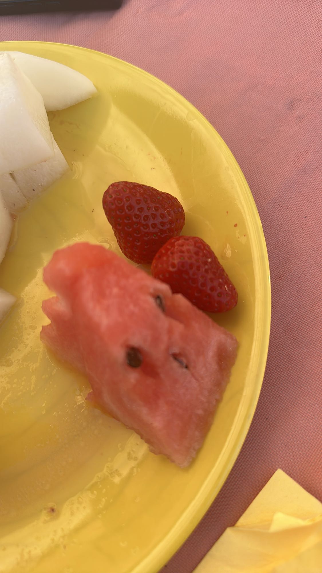 Assiette de fruits frais