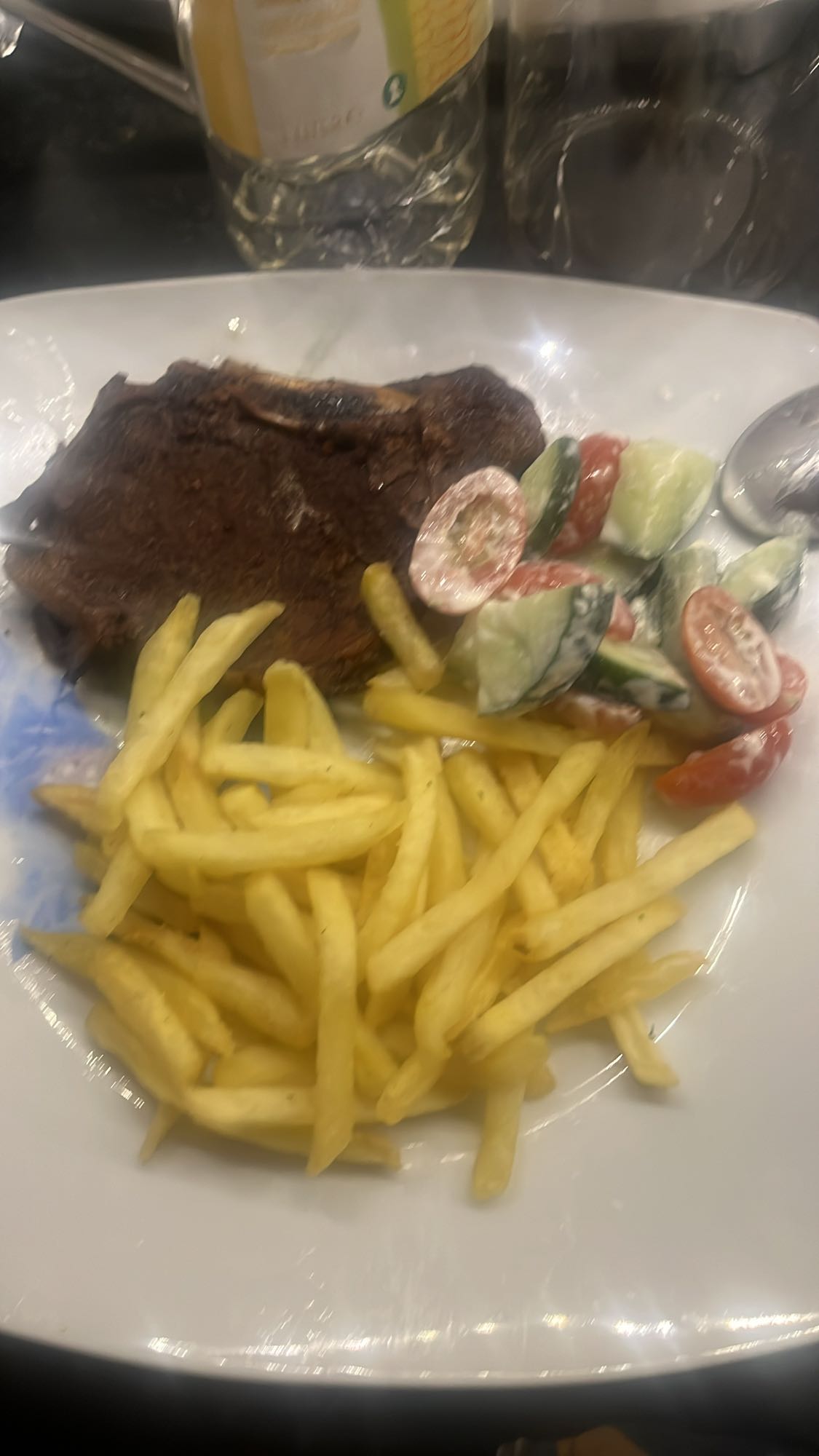 Biff med pommes och sallad