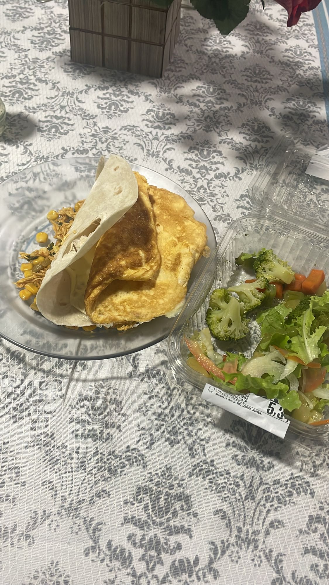 Omelete com salada