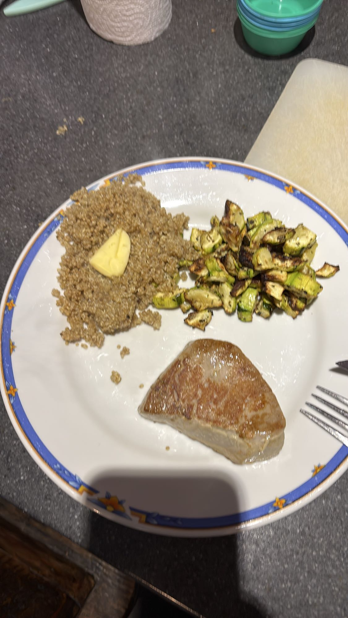 Steak quinoa courgettes