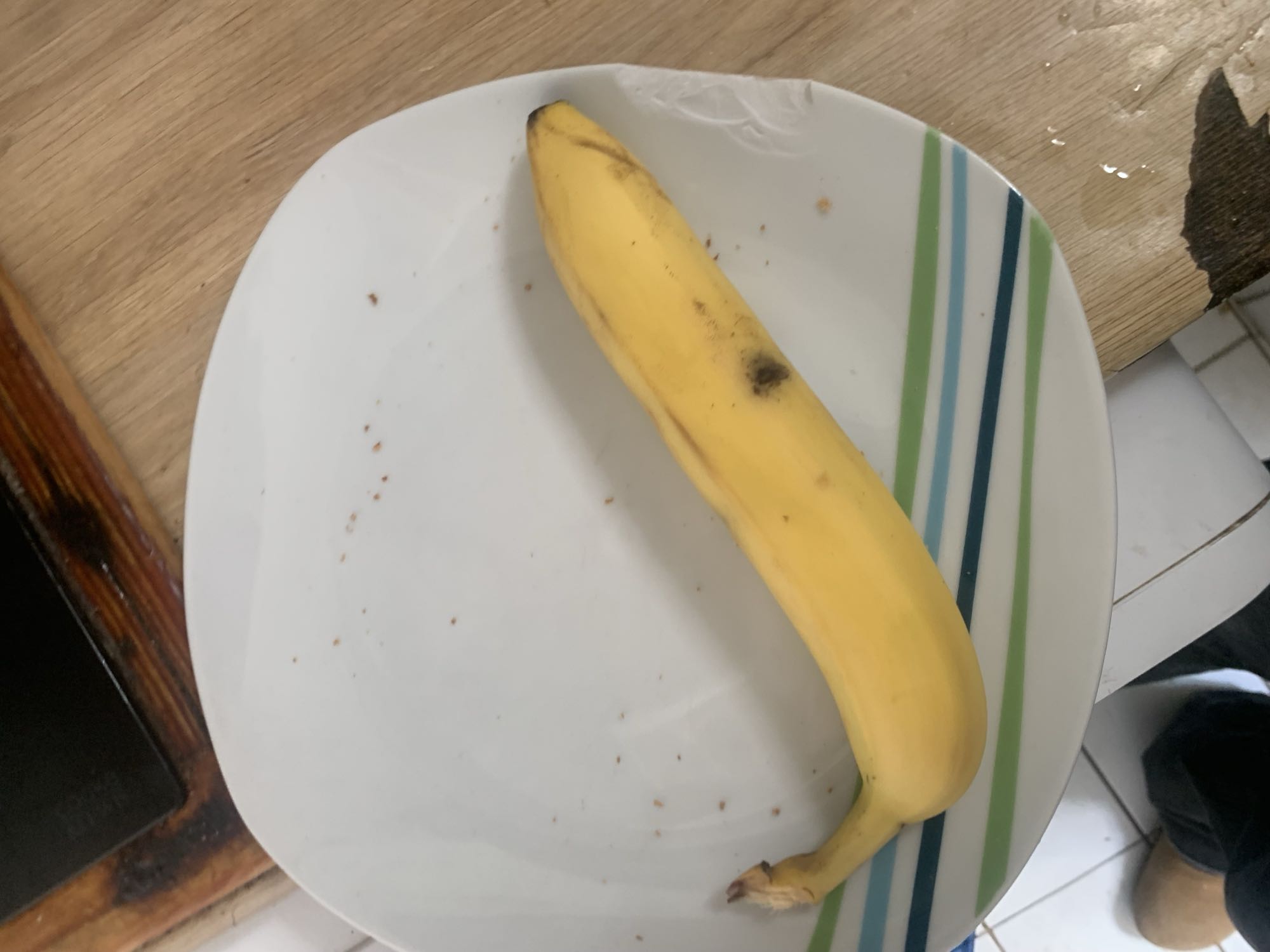Banane sur assiette
